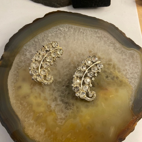 Vintage Jewelry - Xxsoldxx Vintage Rhinestone brooch 2 Duo in silver